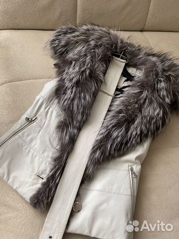 Кожаная жилетка с мехом