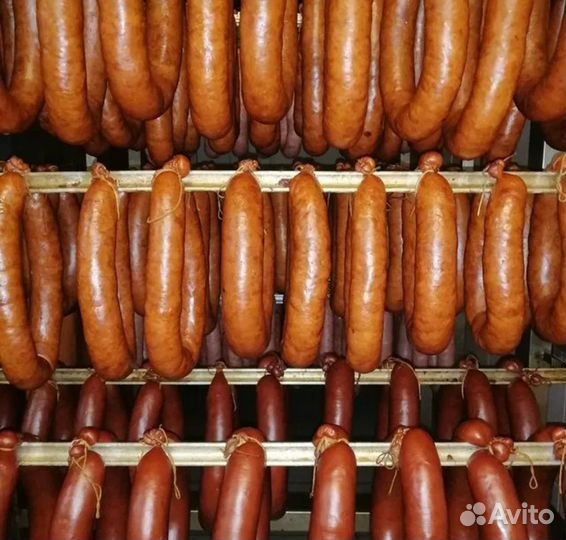 Домашняя колбаса из мяса говядины, свинины