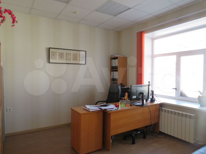 Здание, 275 м²