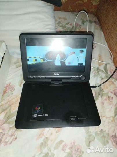Портативный DVD player BBK