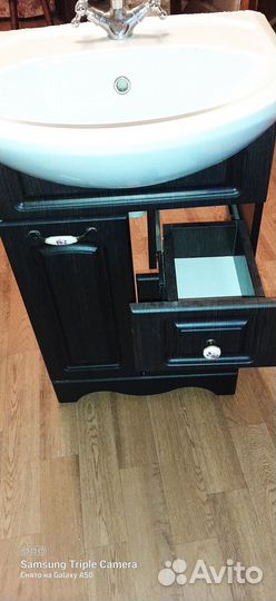 Тумба с раковиной и смеситель б/у