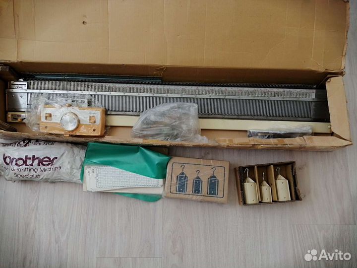 Двухфонтурная вязальная машина brother kh-800