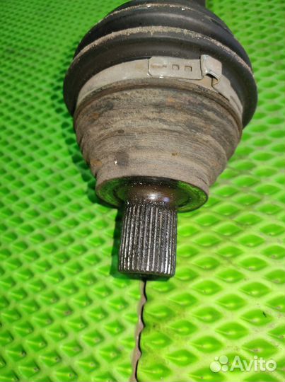 Полуось передняя правая VW Passat B6