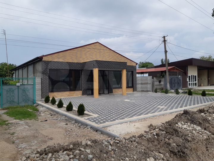 Здание, 300 м²