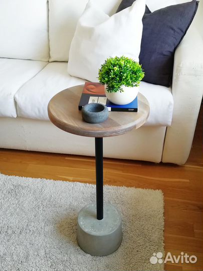 Приставной дизайнерский столик