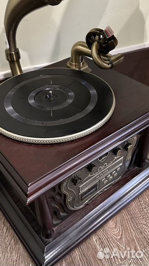 Виниловый проигрыватель граммофон