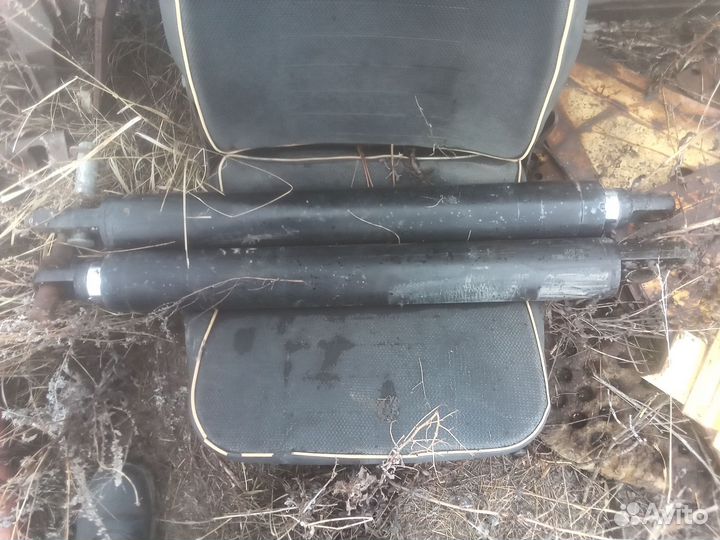 Гидроцелиндр вектор акрос