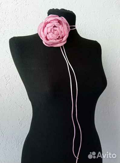 Чокер с пионом розовый