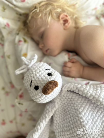 Гусь обнимусь вязаный