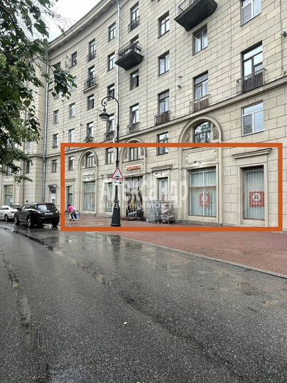 Сдам торговое помещение, 369 м²