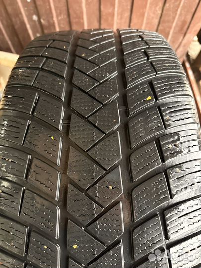 Vredestein Wintrac Pro 255/40 R20