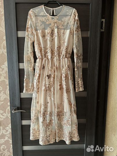 Платье вечернее с пайетками (размер S)