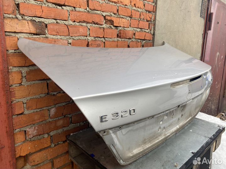 Крышка багажника Мерседес w211