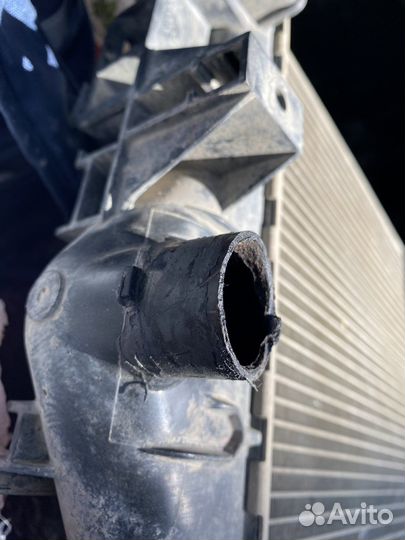 Радиатор на opel астра j