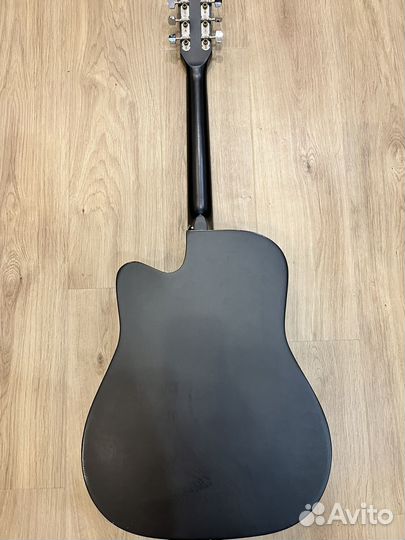 Акустическая гитара