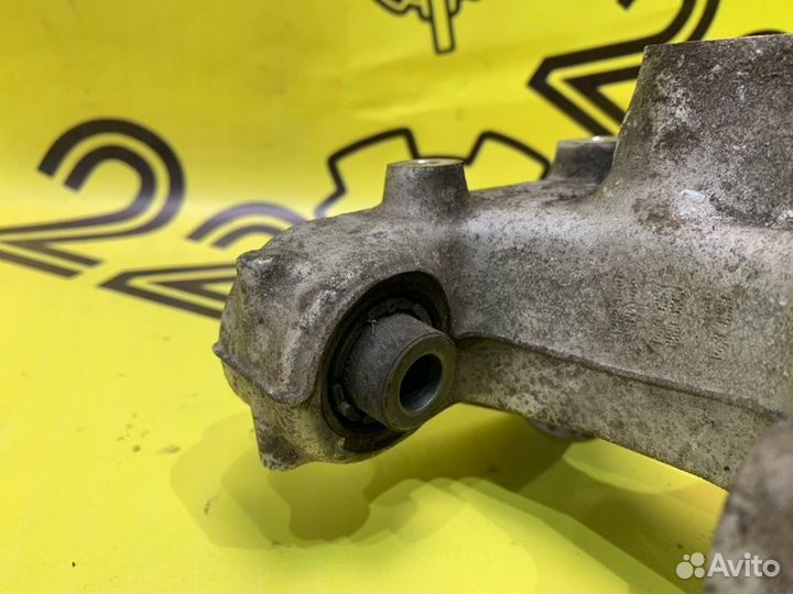 Цапфа (поворотный кулак) задняя правая Volkswagen