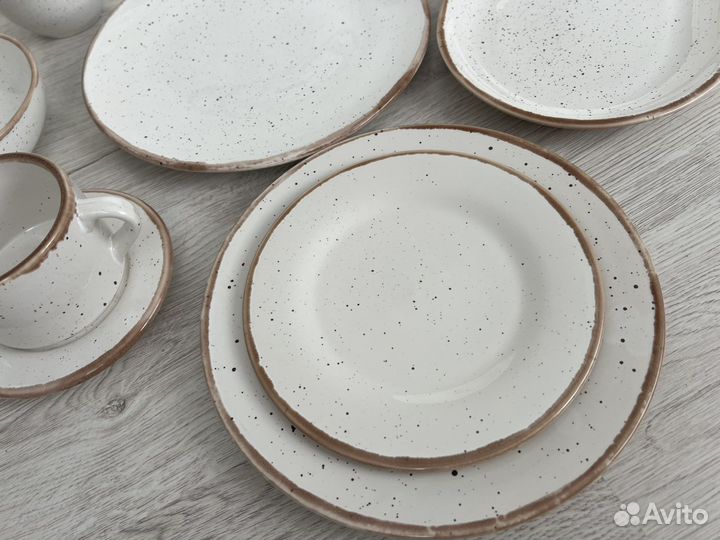 6 блюдец и 4 десертные тарелки