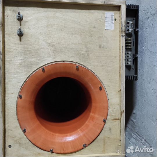 Колонка сабвуфер