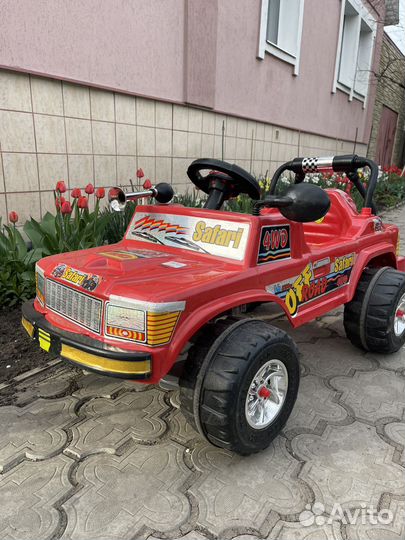 Машина Pilsan Safari на педалях