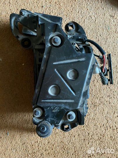 Компрессор пневмоподвески Bentley Continental GT