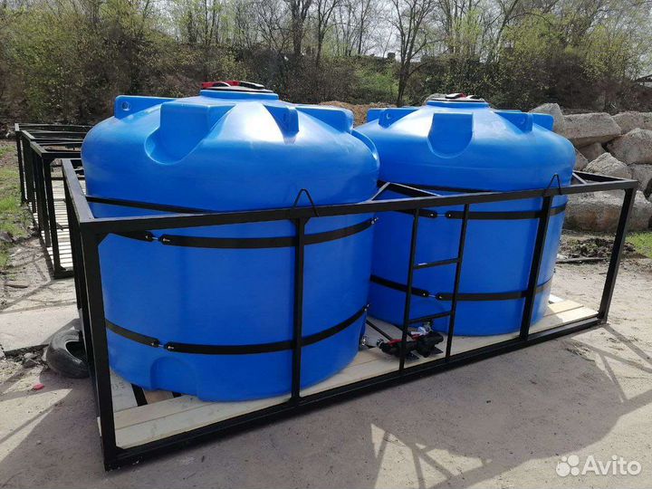 Ёмкость пластиковая в обрешетке