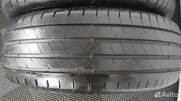 Goodyear EfficientGrip Performance 2 215/65 R16 98V