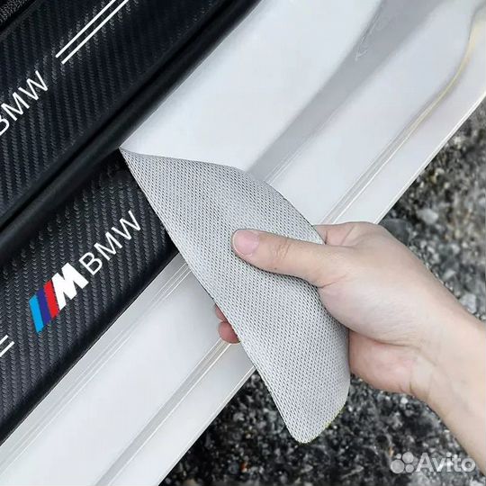 Защитные наклейки на пороги Бмв BMW