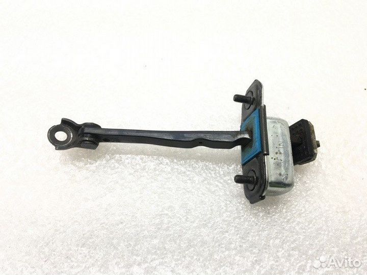 Ограничитель двери передний левый Hyundai Sonata