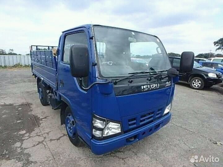 Ветровик передний правый Isuzu Elf NPR85