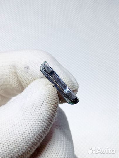 Sony Ericsson M600i. Толкатель кнопок громкости