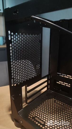 Корпус Minichariot Z2 ITX