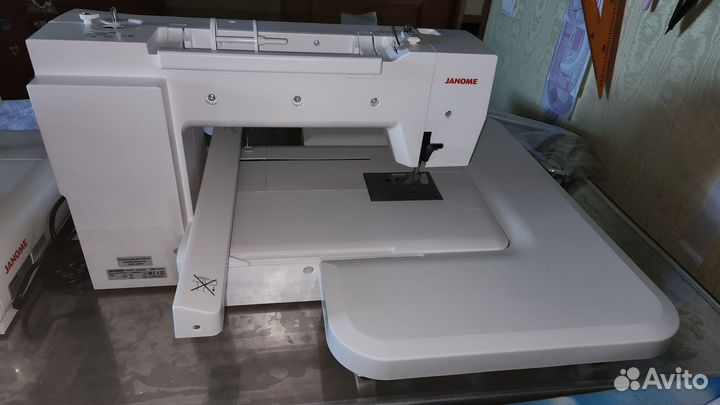 Вышивальная машина Janome memory craft 550e