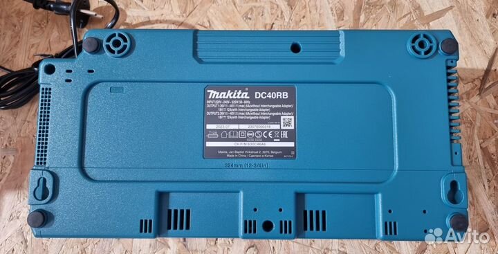 Зарядное устройство DC40RB Makita