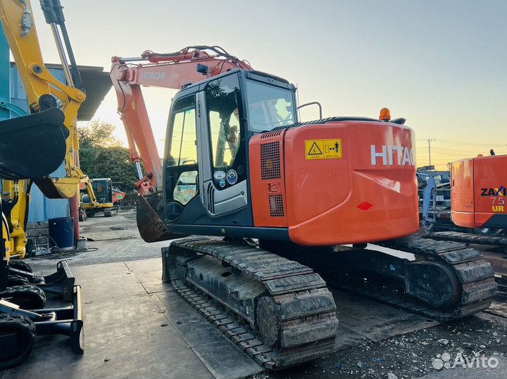 Гусеничный экскаватор Hitachi ZX135US-3, 2012