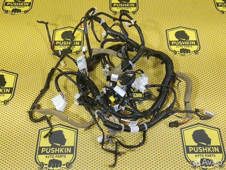 Проводка салона/багажника Nissan Juke