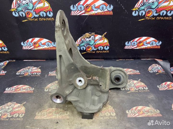 Кулак задний правый Bmw E70 кроссовер N63B44A