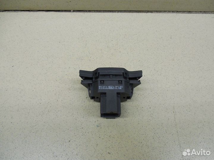 Кнопка аварийной сигнализации Transit 2014