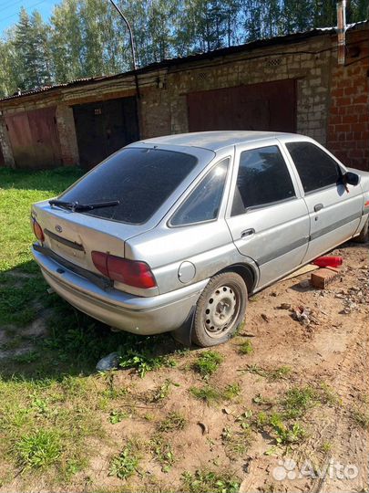 Ford escort v разбор