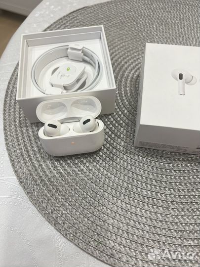 Наушники AirPods Pro