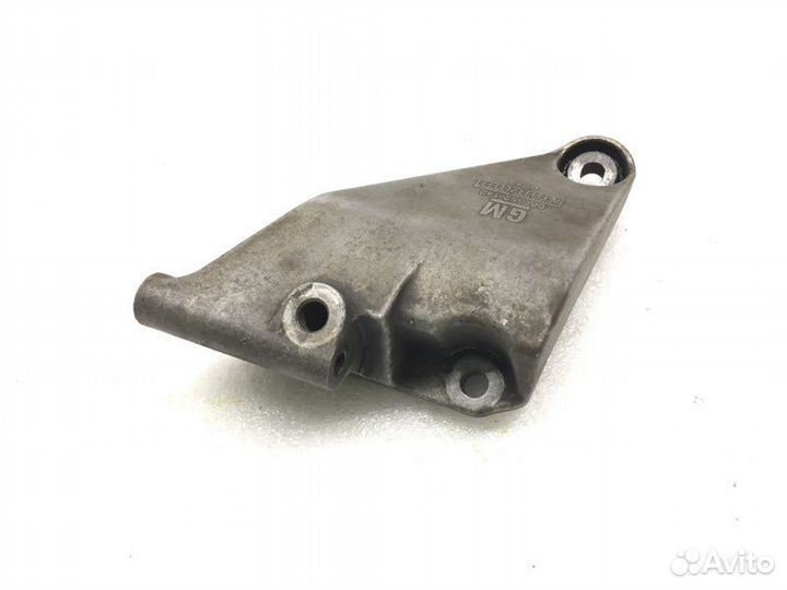 Кронштейн генератора Chevrolet Cruze седан 1.6