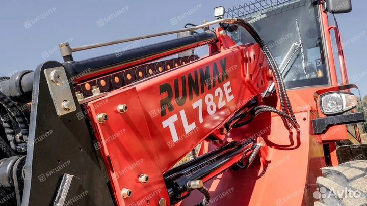 Фронтальный погрузчик Runmax TL782E, 2024