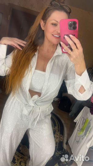 Шикарный костюм в стразах