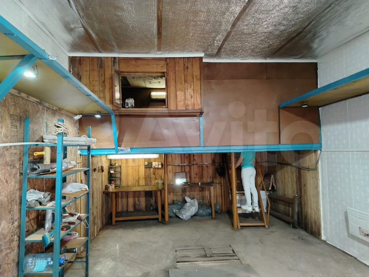 Гараж, > 30 м²