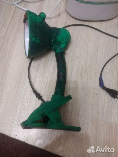 Настольная лампа