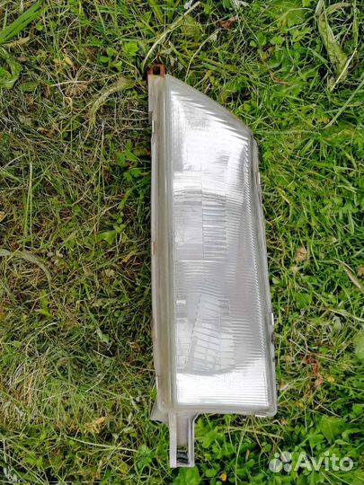 Фара део нексия