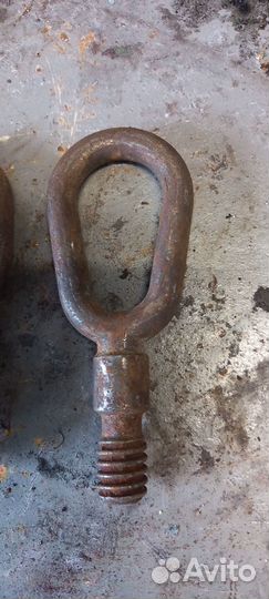 Буксировочный крюк