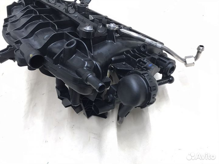 Впускной коллектор 06J133185EQ Passat B7,1.8 TSI
