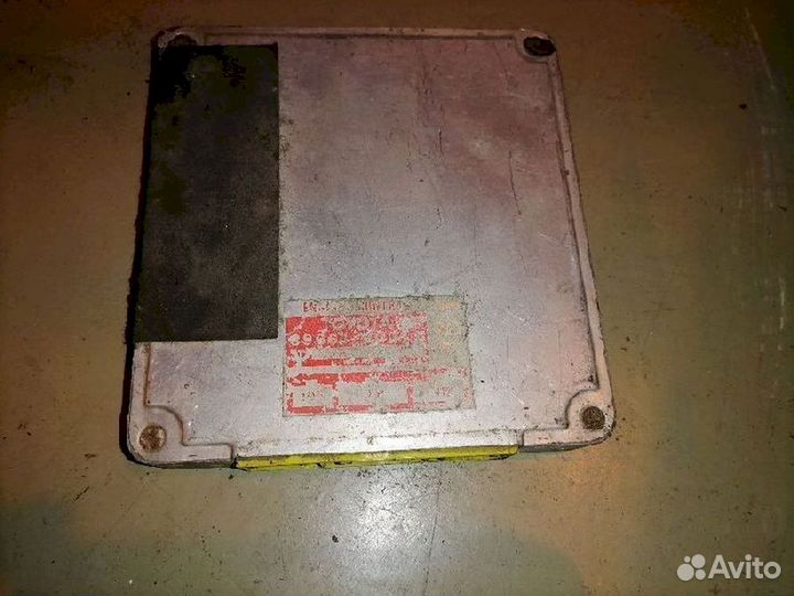 Блок управления двигателем 89661-20011 Toyota Camry SV10
