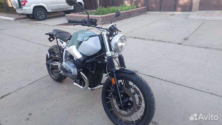 BMW R Nine T