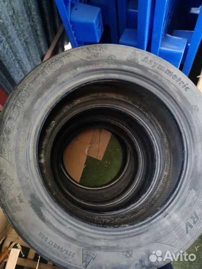 Kumho I'Zen RV Asymmetric 225/60 R17